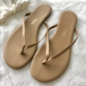 Tkees flip flops